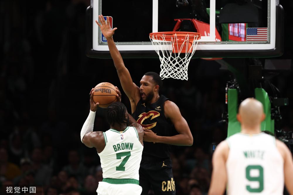 他不仅彰显 他不仅彰显