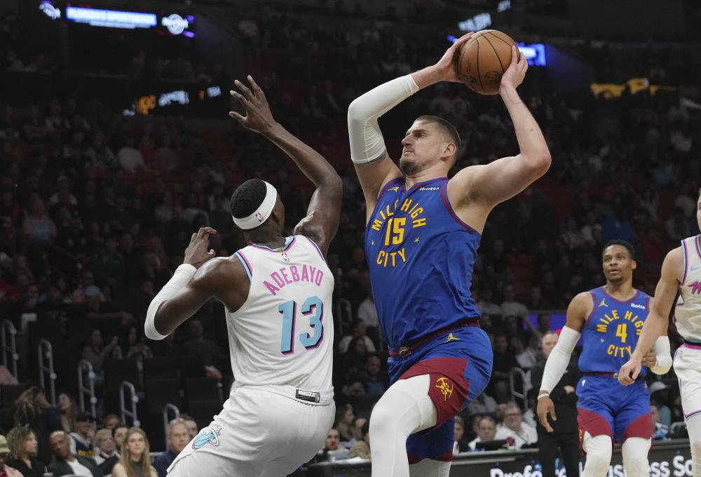 审视两人的 审视两人的