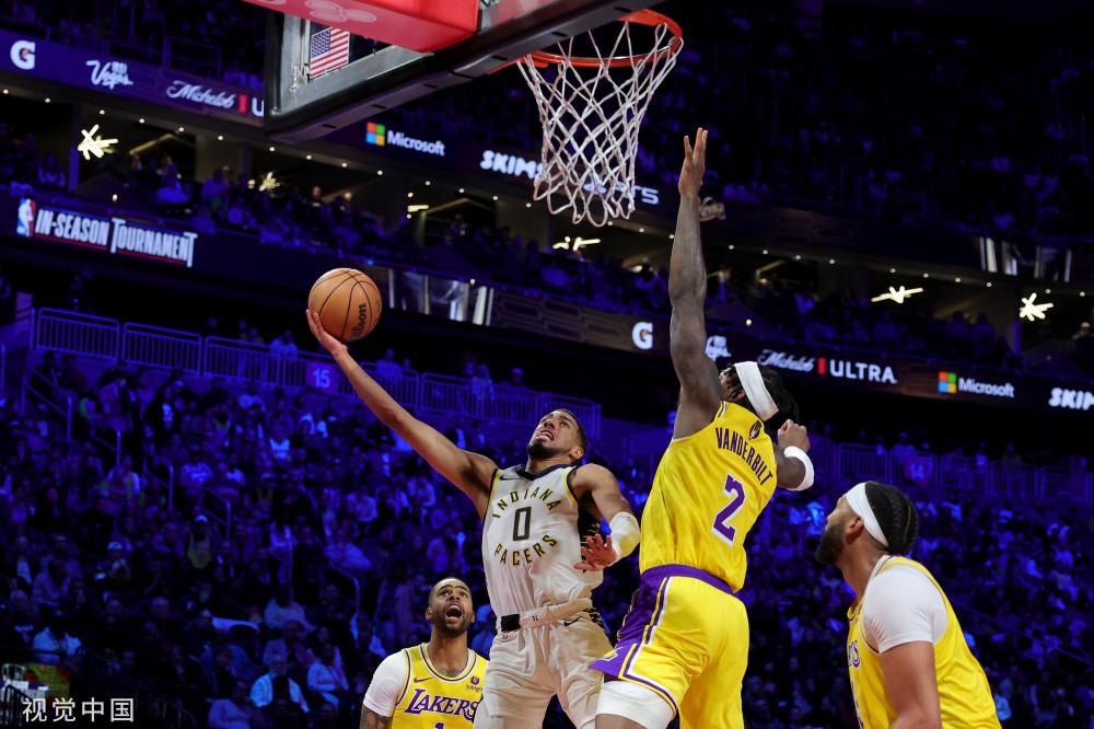 一名队长来 一名队长来