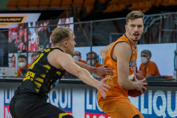 了足够多的 了足够多的